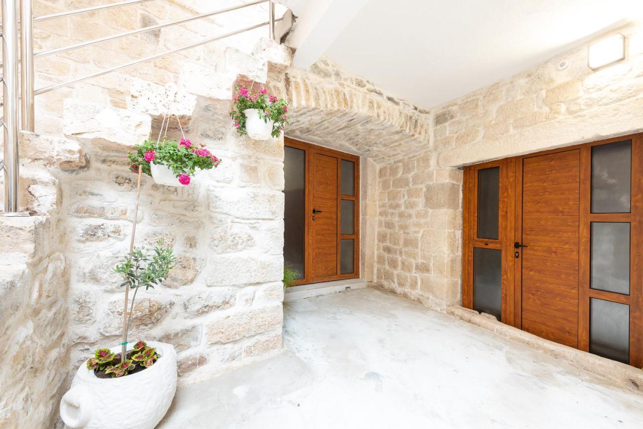 Apartment Olive Kaštela Exteriör bild